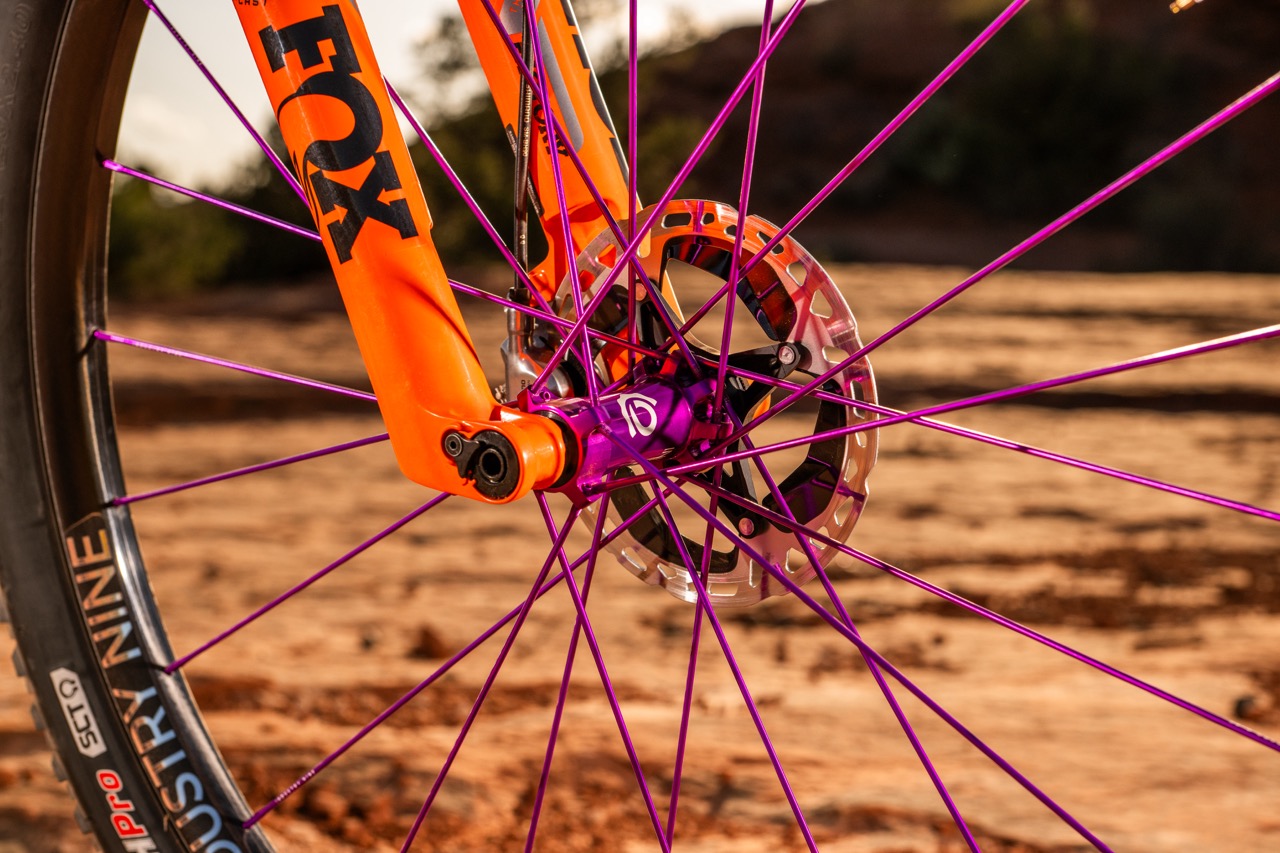 Industry Nine SOLiX M Hubs hero