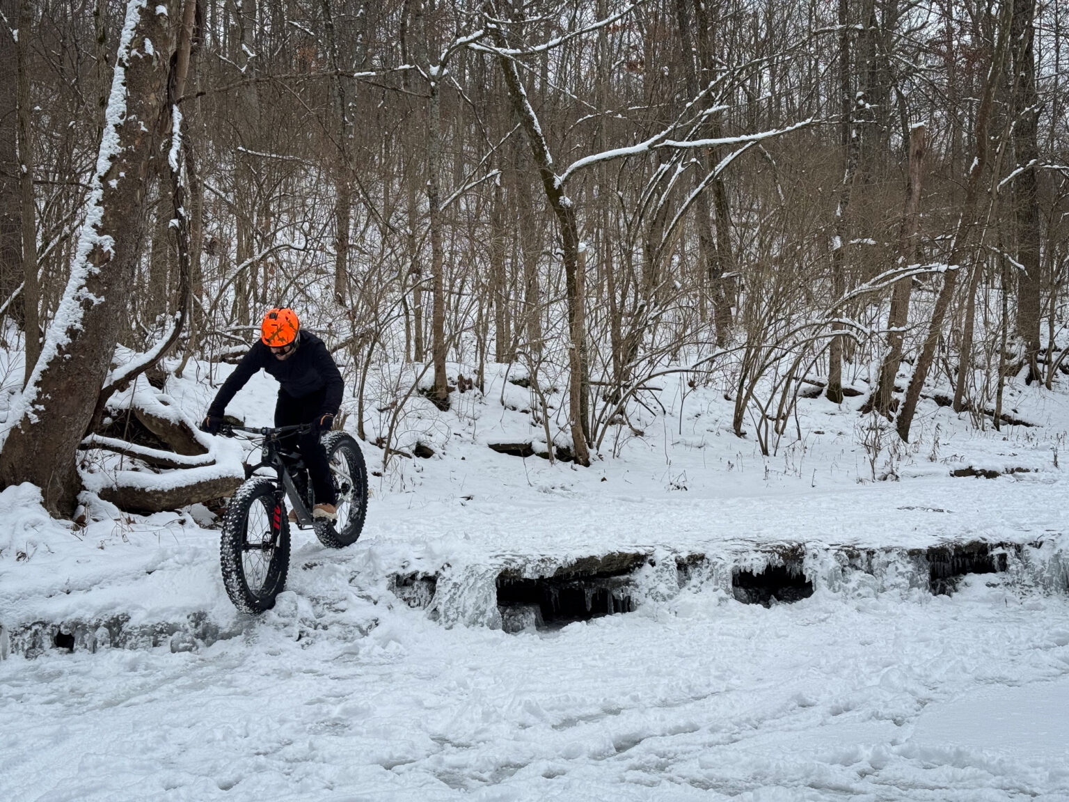riding Otso Voytek 2 fat bike on ice