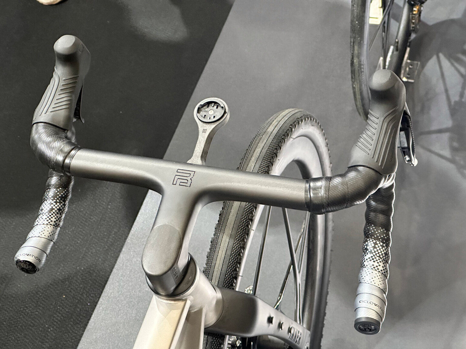top down view of blktec L8 lightweight one-piece handlebar and stem