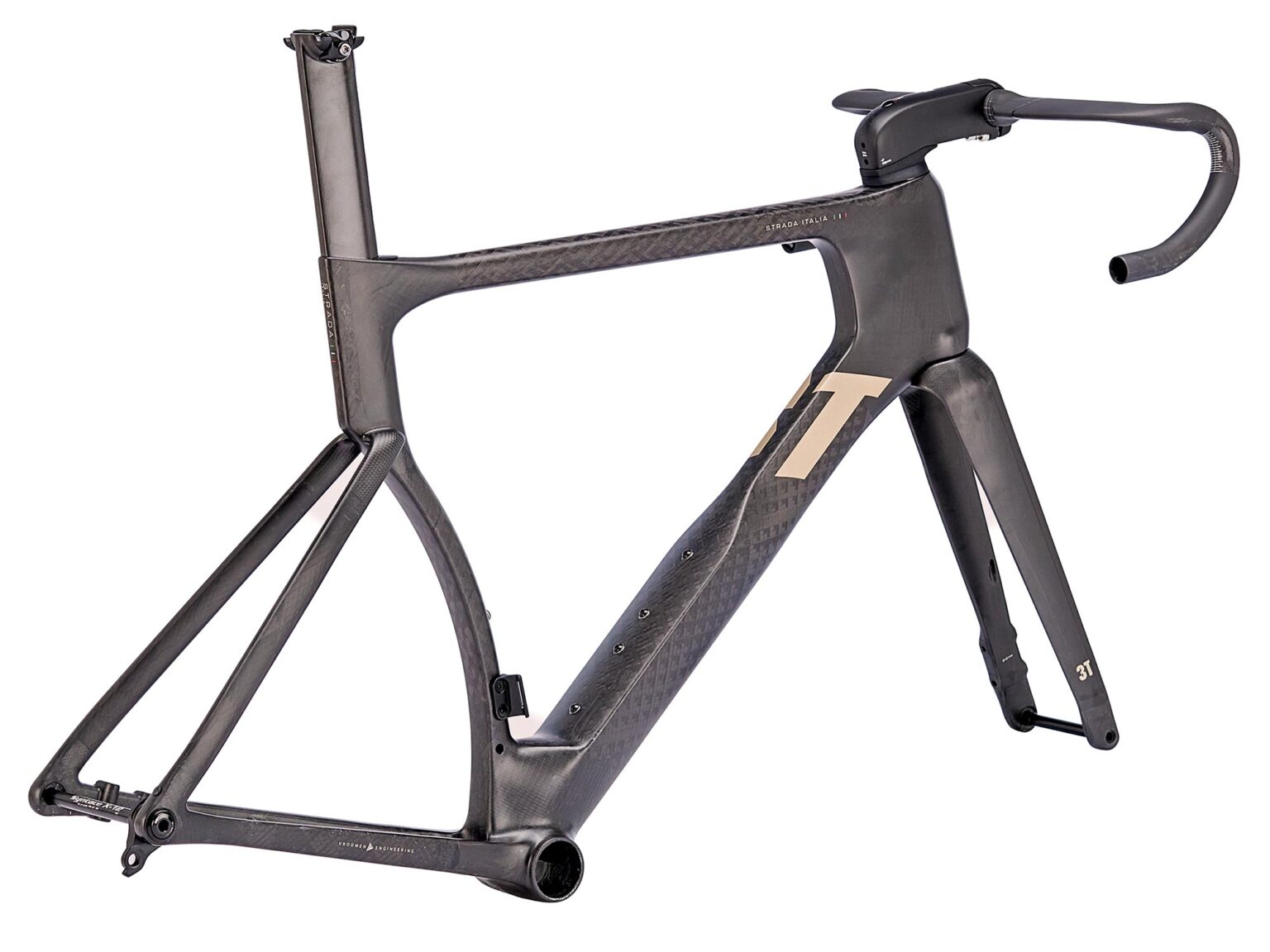 2024 3T Strada Italia wide tire aero carbon road bike made-in-Italy, frameset angled detail