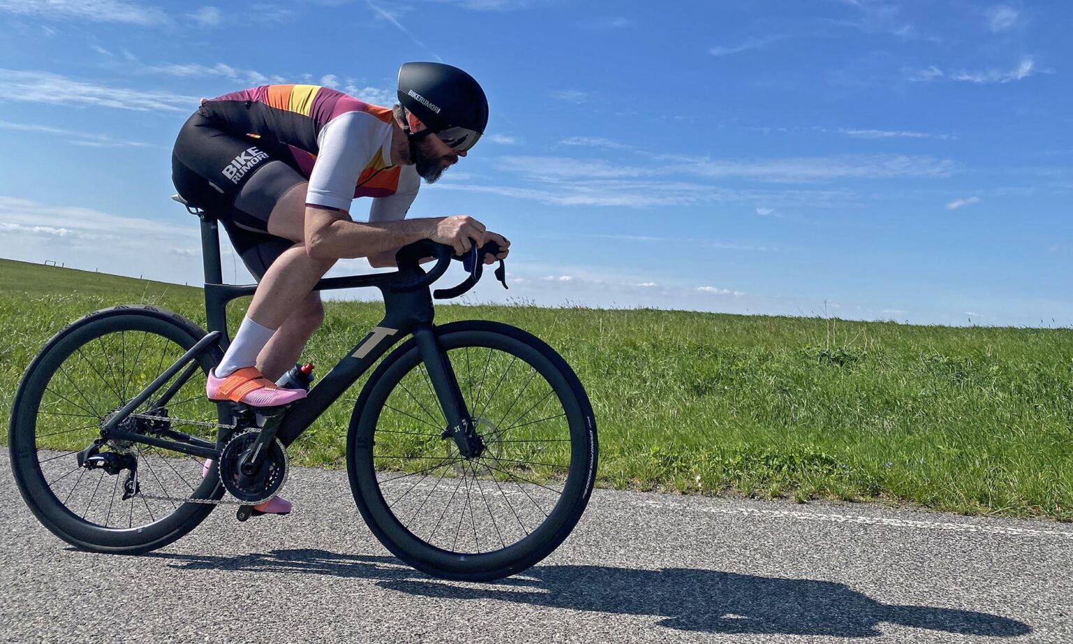 3T Strada Italia all-new fat tire aero carbon road bike made-in-Italy, riding