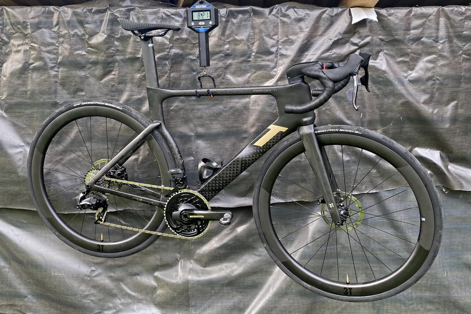 3T Strada Italia all-new fat tire aero carbon road bike made-in-Italy, 8.2kg actual weight with pedals
