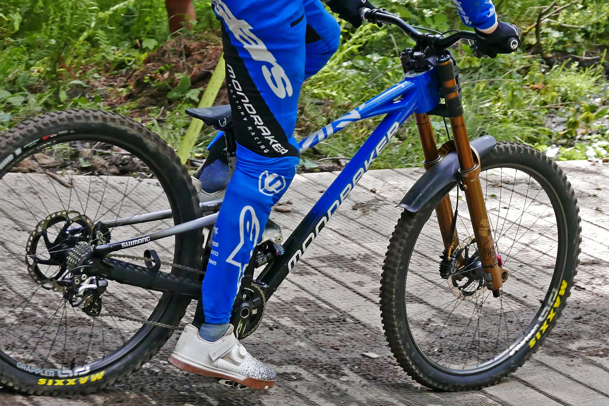 Mondraker prototype Summum alloy DH bike of Ronan Dunne