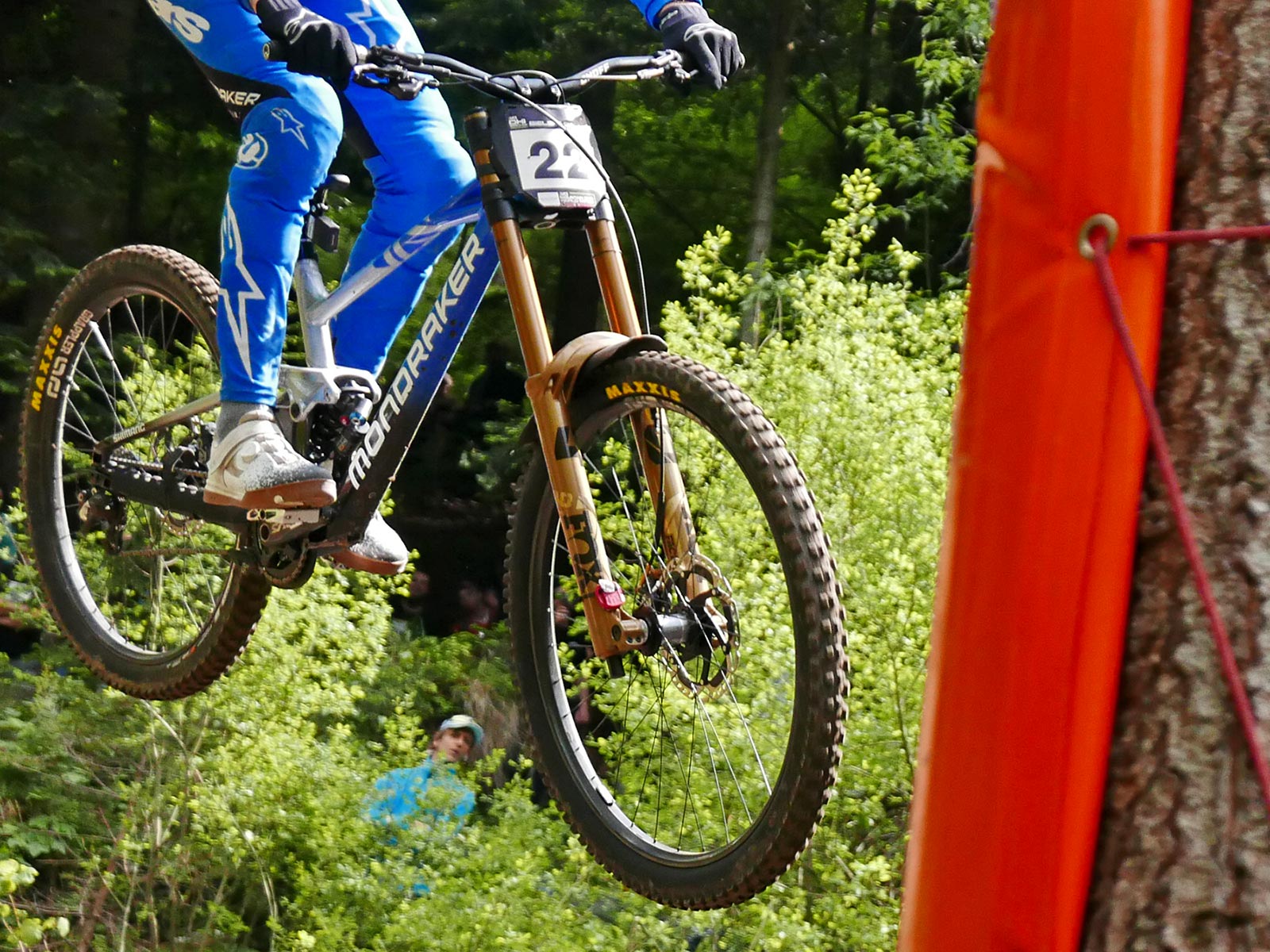 Mondraker prototype Summum alloy DH bike of Ronan Dunne, air time at Szczryk Bike Park