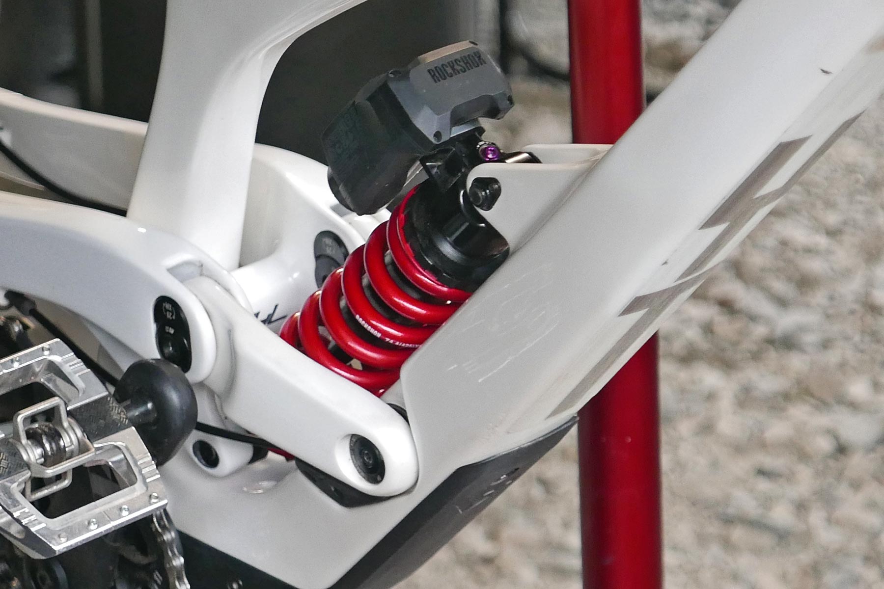YT Tues DH bike of World Champ Vali Höll, RockShox BlackBox prototype Flight Attendant suspension, Vivid Coil shock