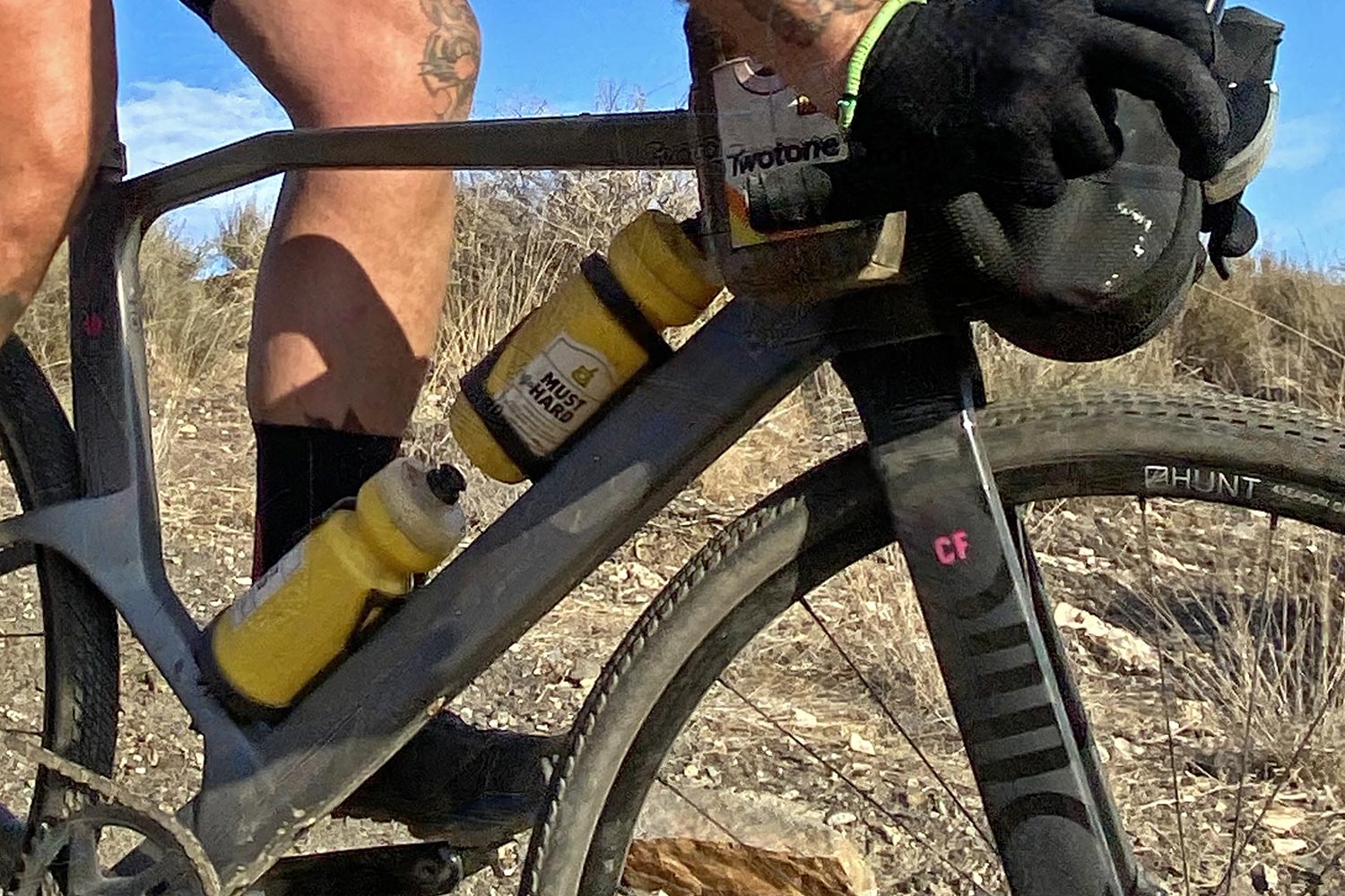 2024 Rondo Ruut G2 CF1 Review, adjustable geometry carbon gravel bike, two bottle cages