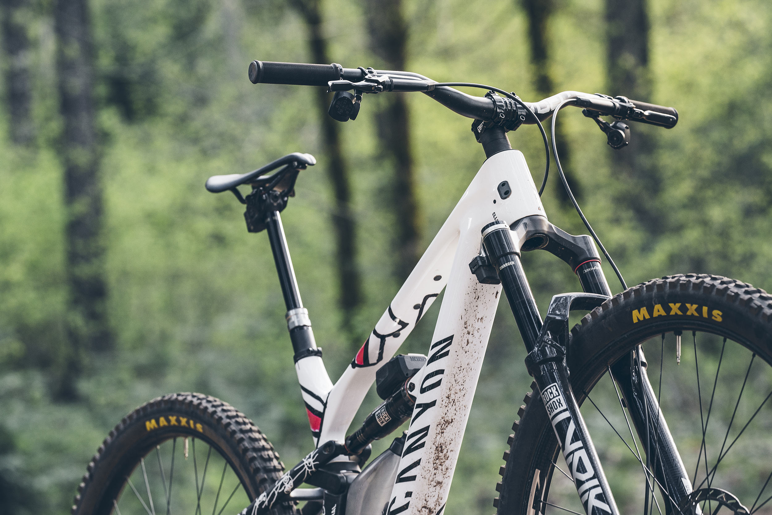 2025 rockshox flight attendant suspension on a Canyon mountain bike.