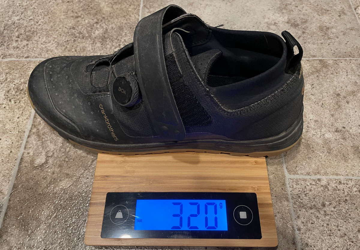 Crankbrothers Stamp Trail BOA shoes, on scale