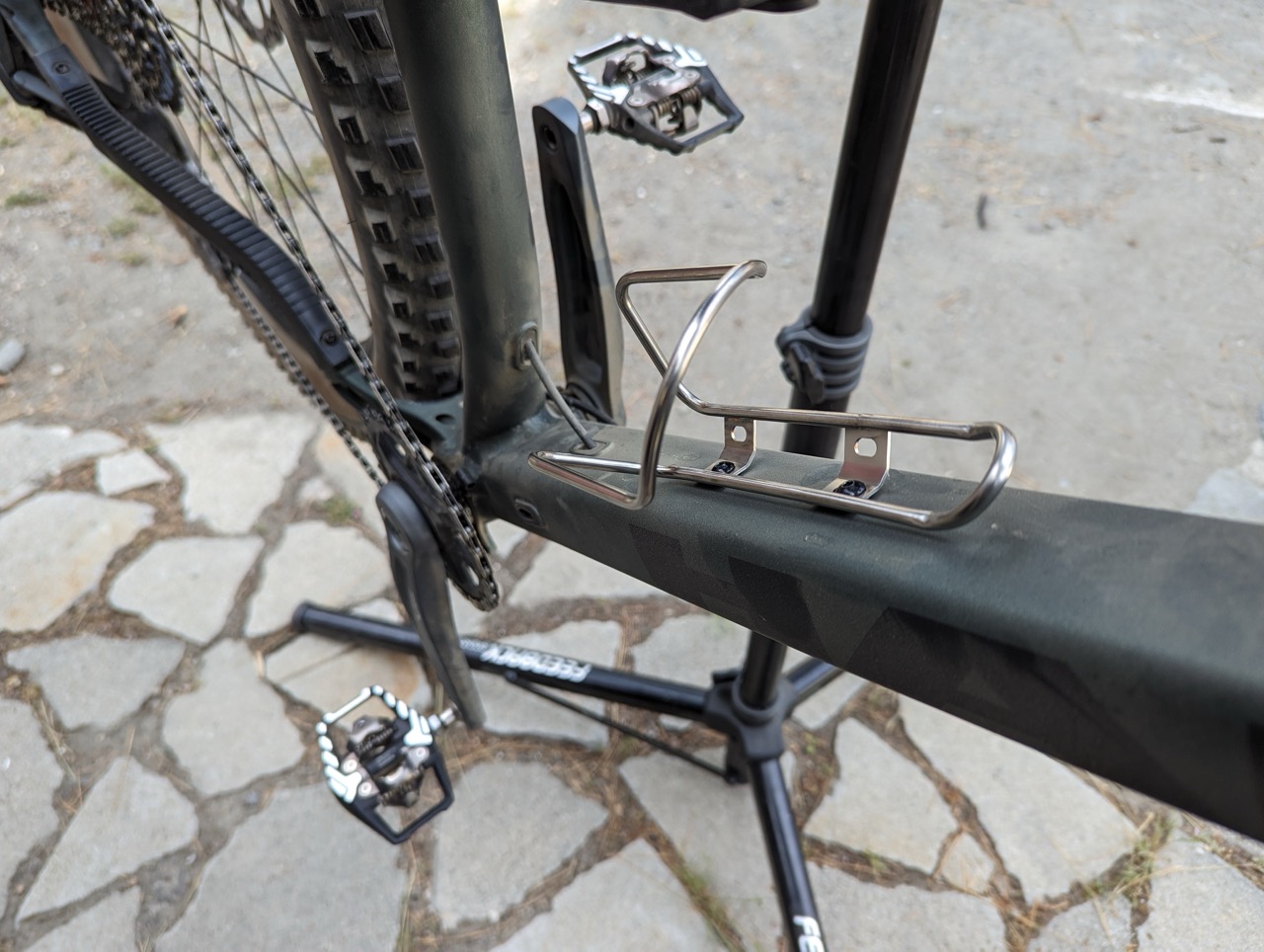 First Impressions Haro Saguaro 1 King Cage