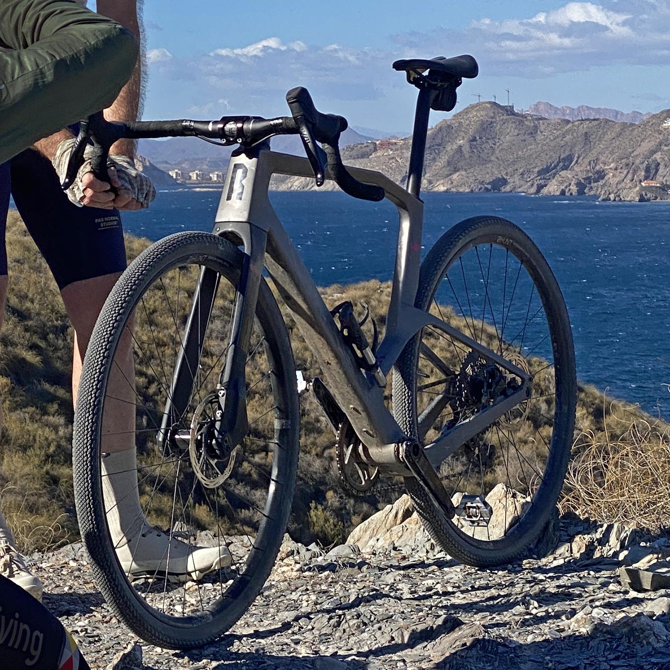 2024 Rondo Ruut G2 CF1 Review, adjustable geometry carbon gravel bike, frame detail