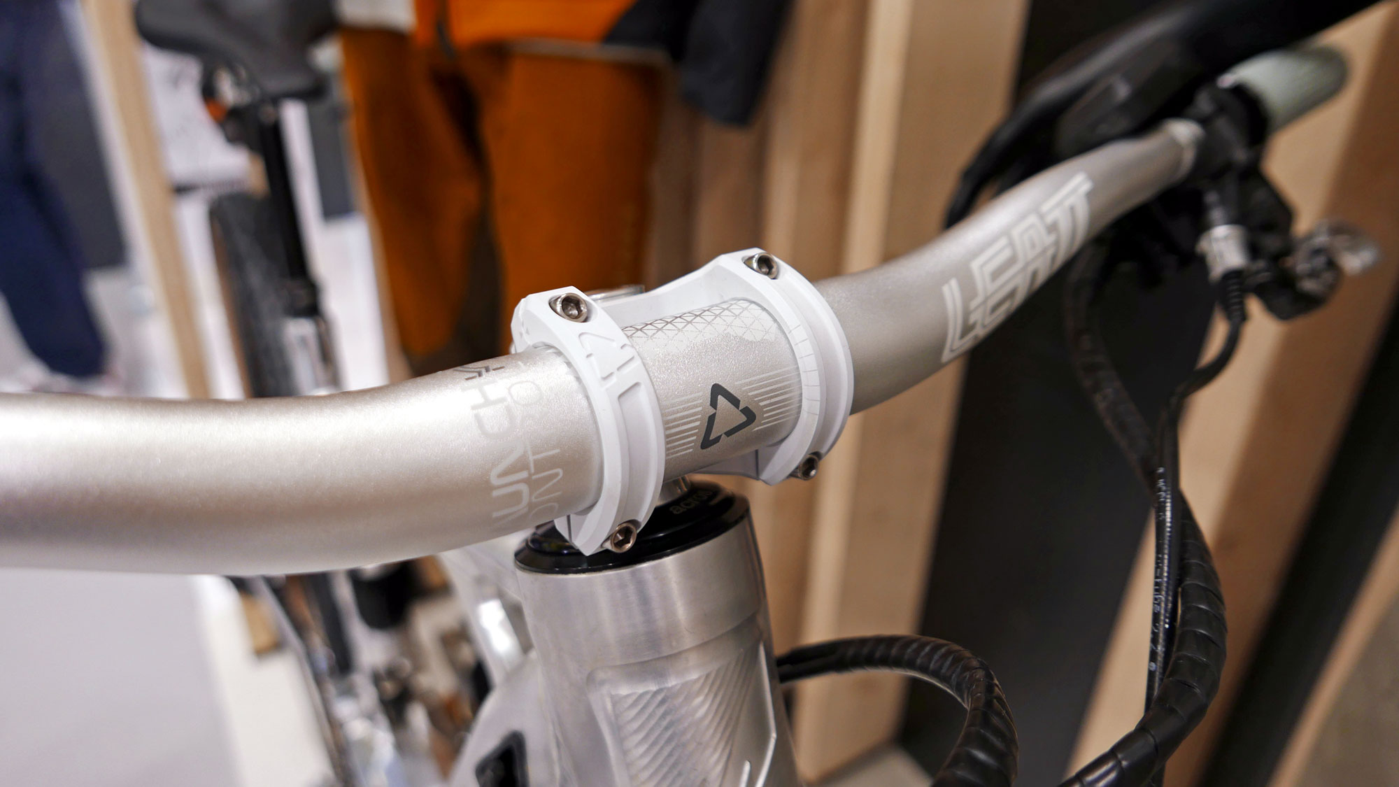 2025 Leatt MTB Components, mountain bike stem and bar cokcpit
