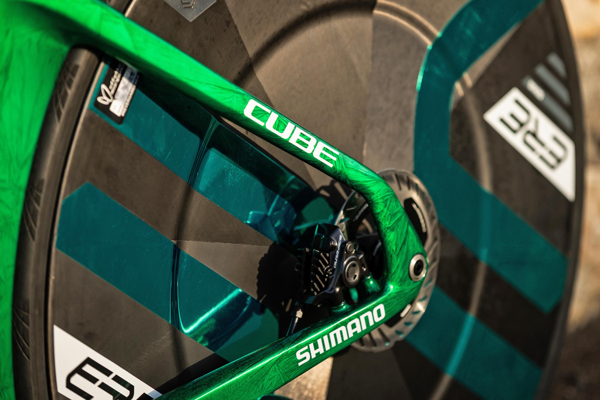 ERE Research custom green Genus AE disc rear time trial wheel, disc side