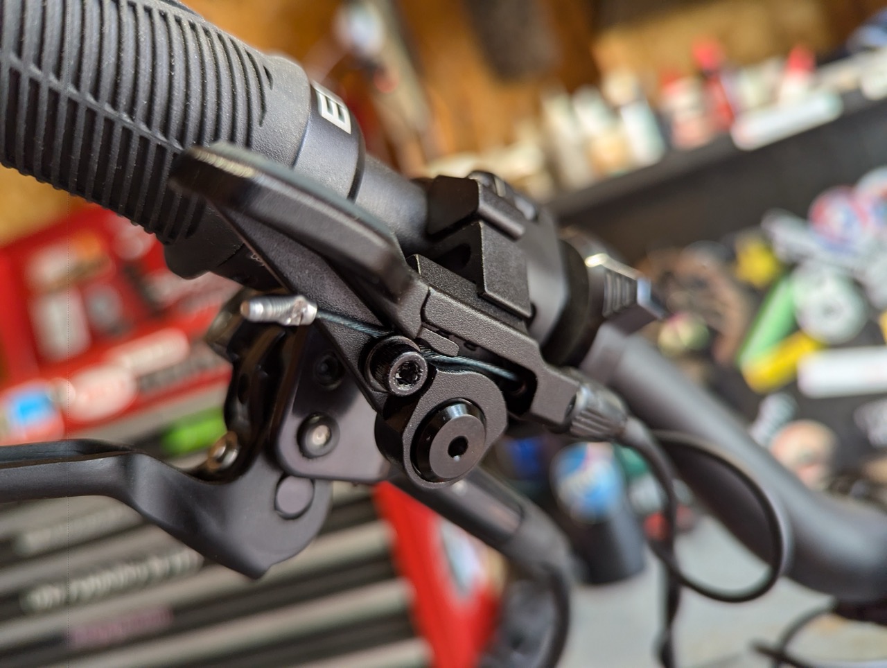 PNW Compnents Range Dropper and Lever Bundle cable routed