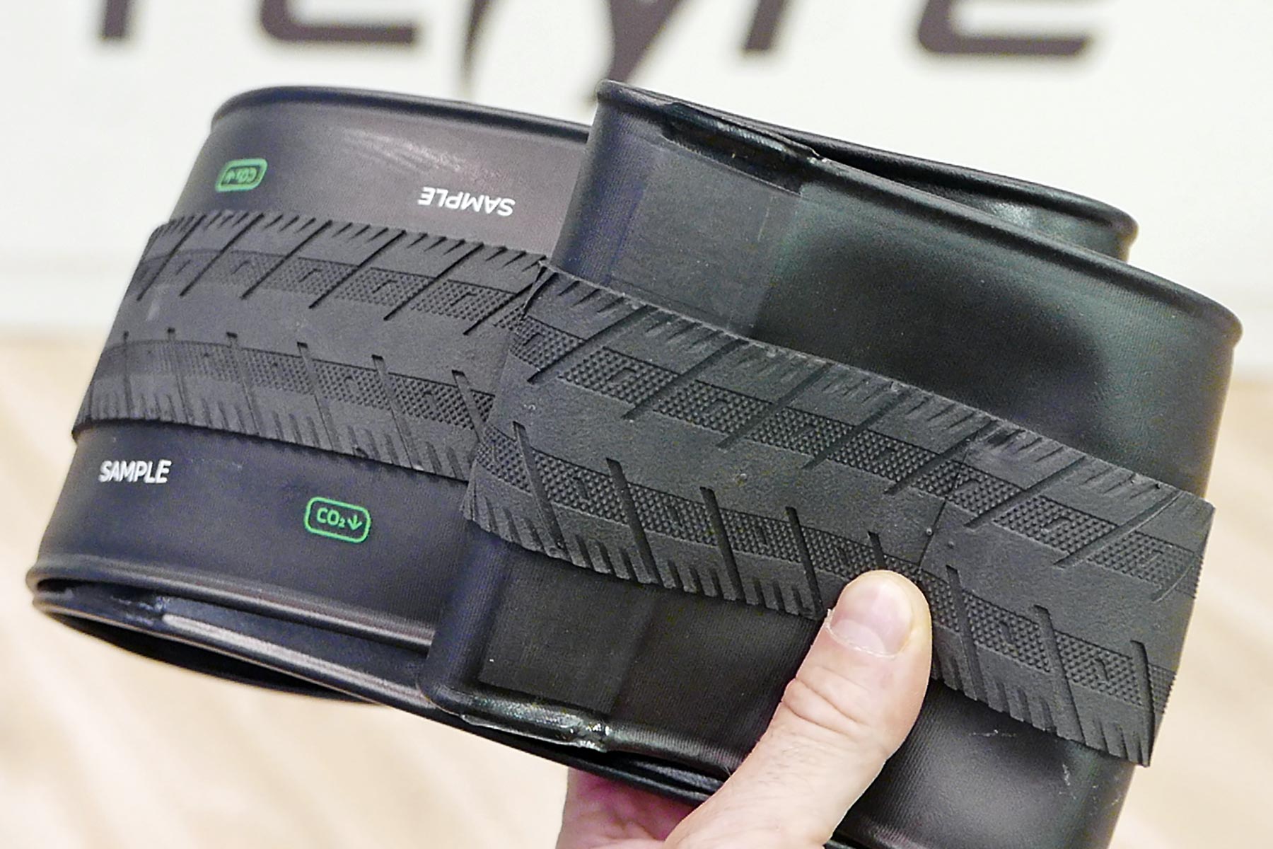 ReTyre carbon neutral bicycle tires, overlap seam