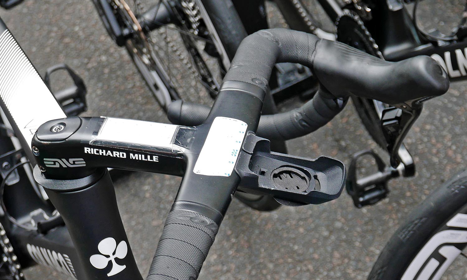 Tadej Pogačar 2024 Tour de France winner, customized Colnago V4Rs road bike, Wahoo 3D-printed aero mount
