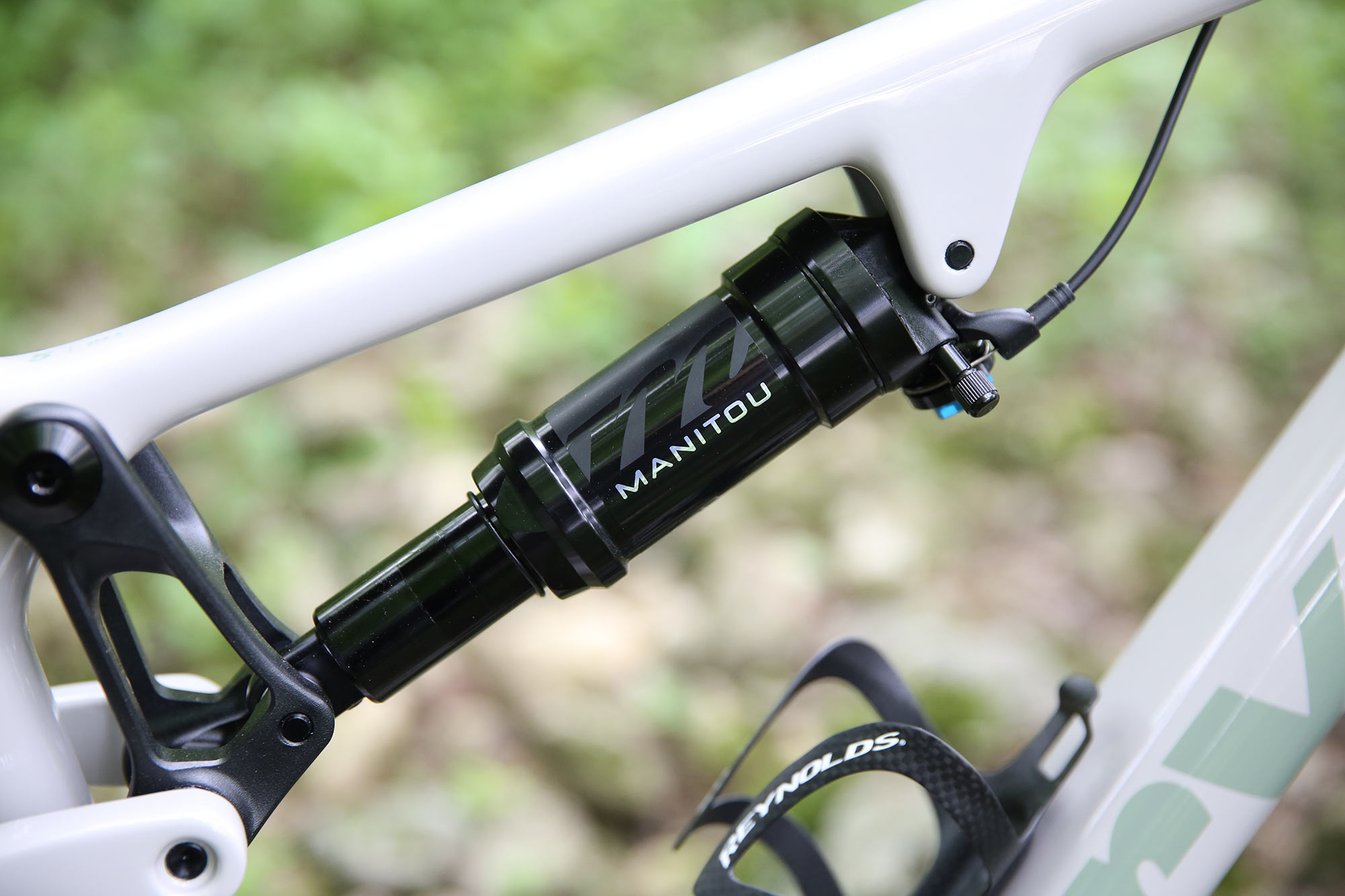 mara xc shock on a mountain bike.