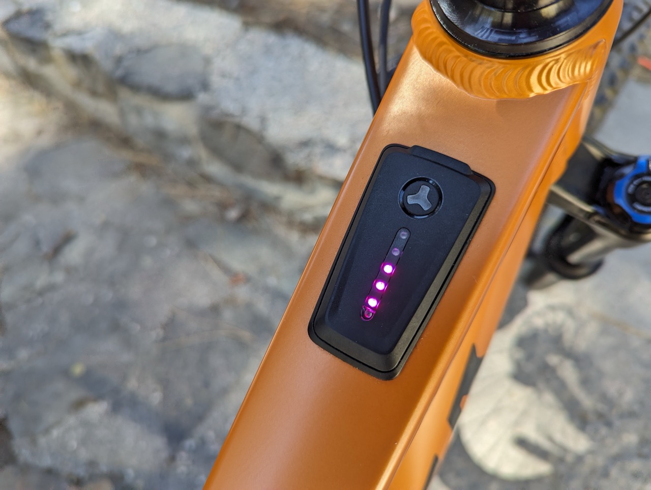 Salsa Cycles Moraine Deore 12 eMTB Rocket assist level