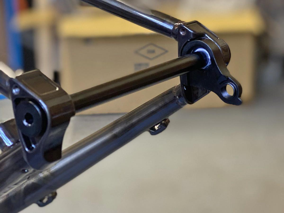 Sour Not-UDH almost universal derailleur hanger Transmission direct mount compatibility for steel bikes, in the workshop