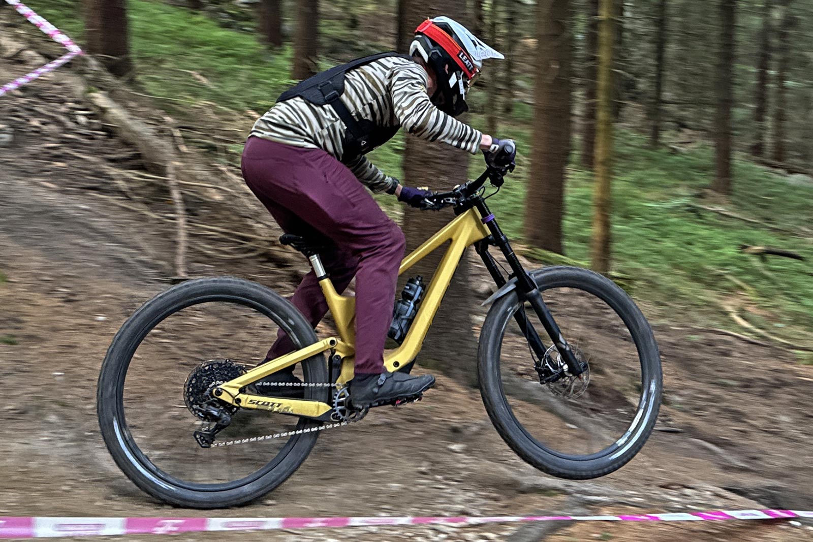 Trickstuff Maxima Black MTB brakes First Look, now actually available, Czech Enduro Series training