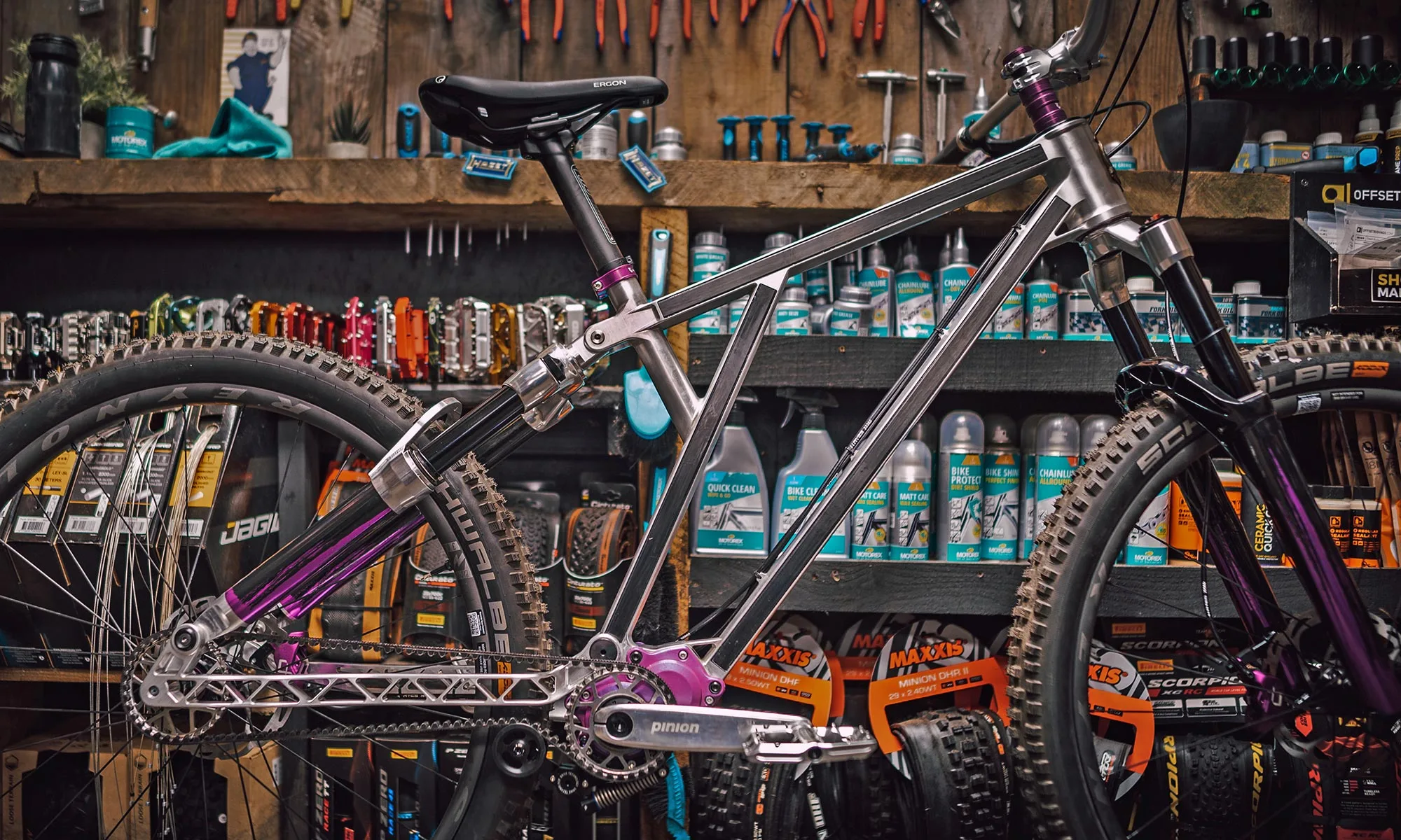 Manitou FS II Future MTB concept project bike prototype built by Gamux, complete build detail