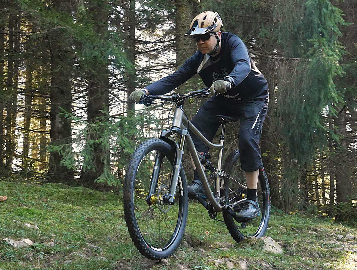 Curve Engineering B142, on trail