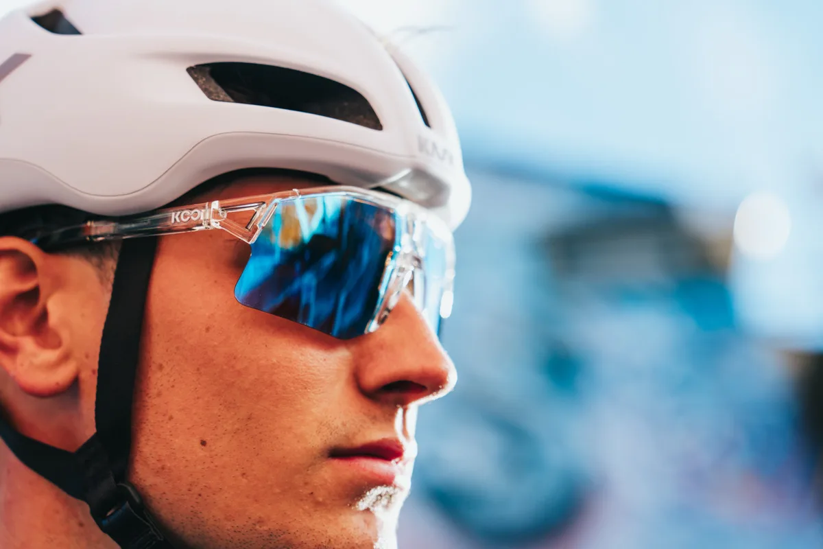 KOO HYPE sunglasses, side, on rider