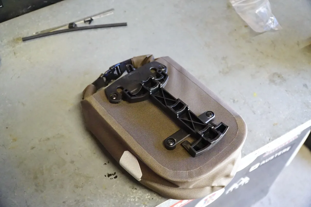 Ortlieb Fork Pack First look Review adapter pre-mounted to pack
