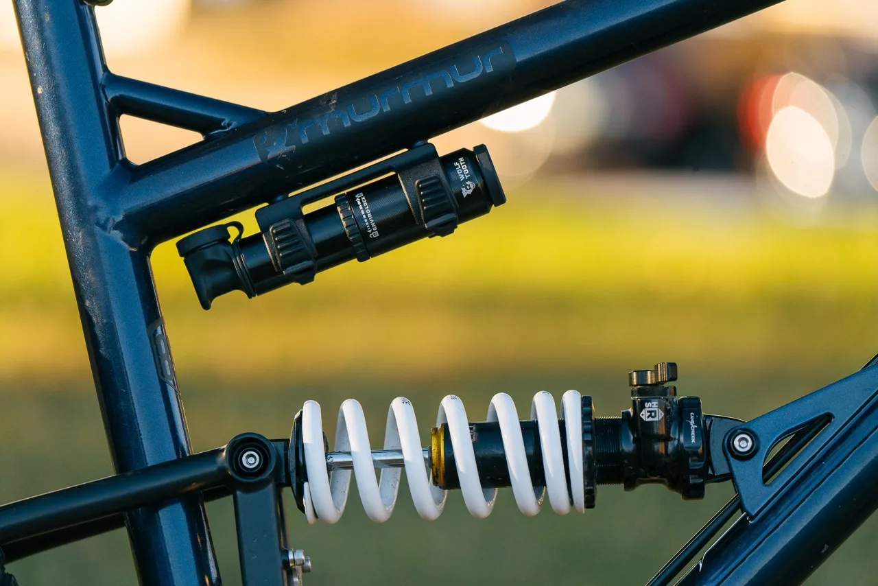 Wolf Tooth EnCase Pump Inline Mount under top tube full sus