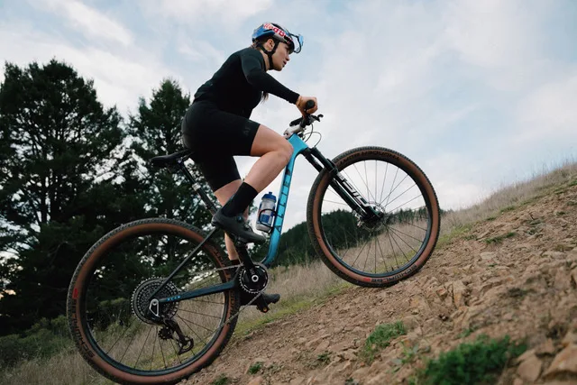 Updated: Allied Adds Ultra-light + Adjustable DUET Cockpit System, Lighter BC40 & Signs Courtney!