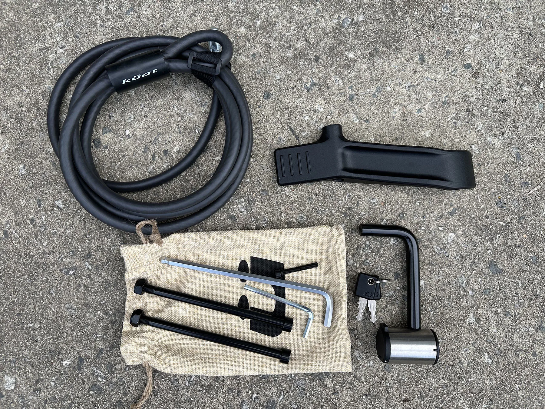 kuat piston pro hitch bike rack small parts and locks.