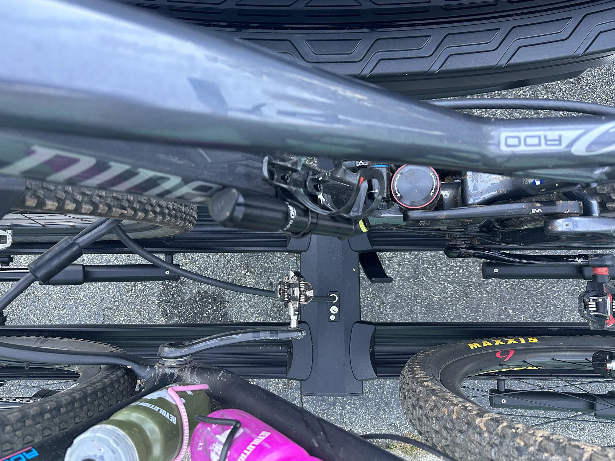 kuat piston pro hitch bike rack fitting two bikes close together.