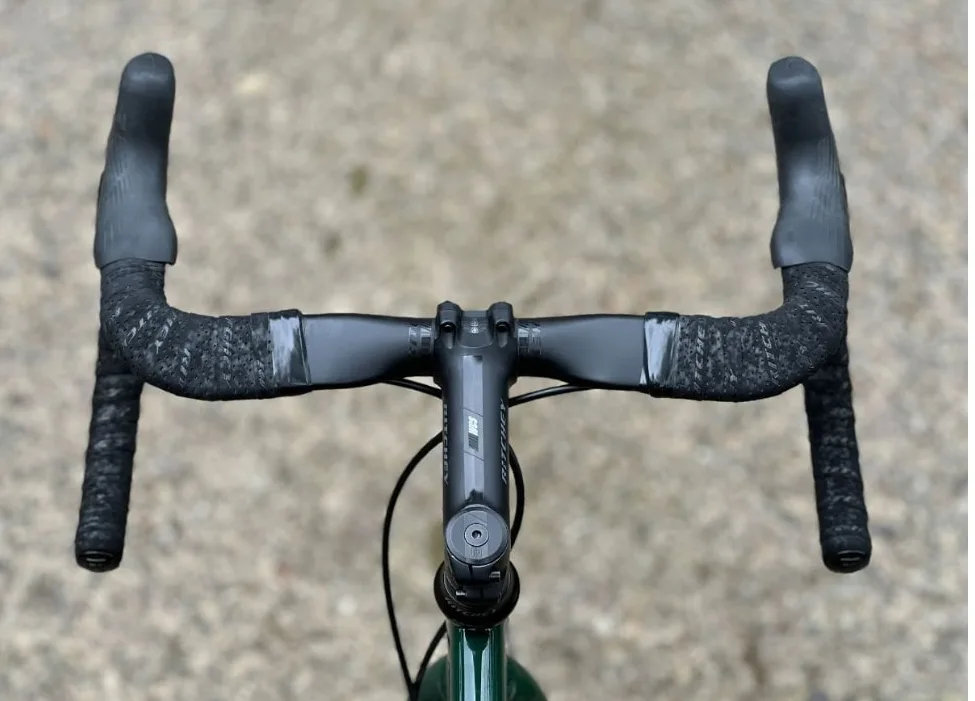 A top-down view of the SuperLogic Streem Handlebar