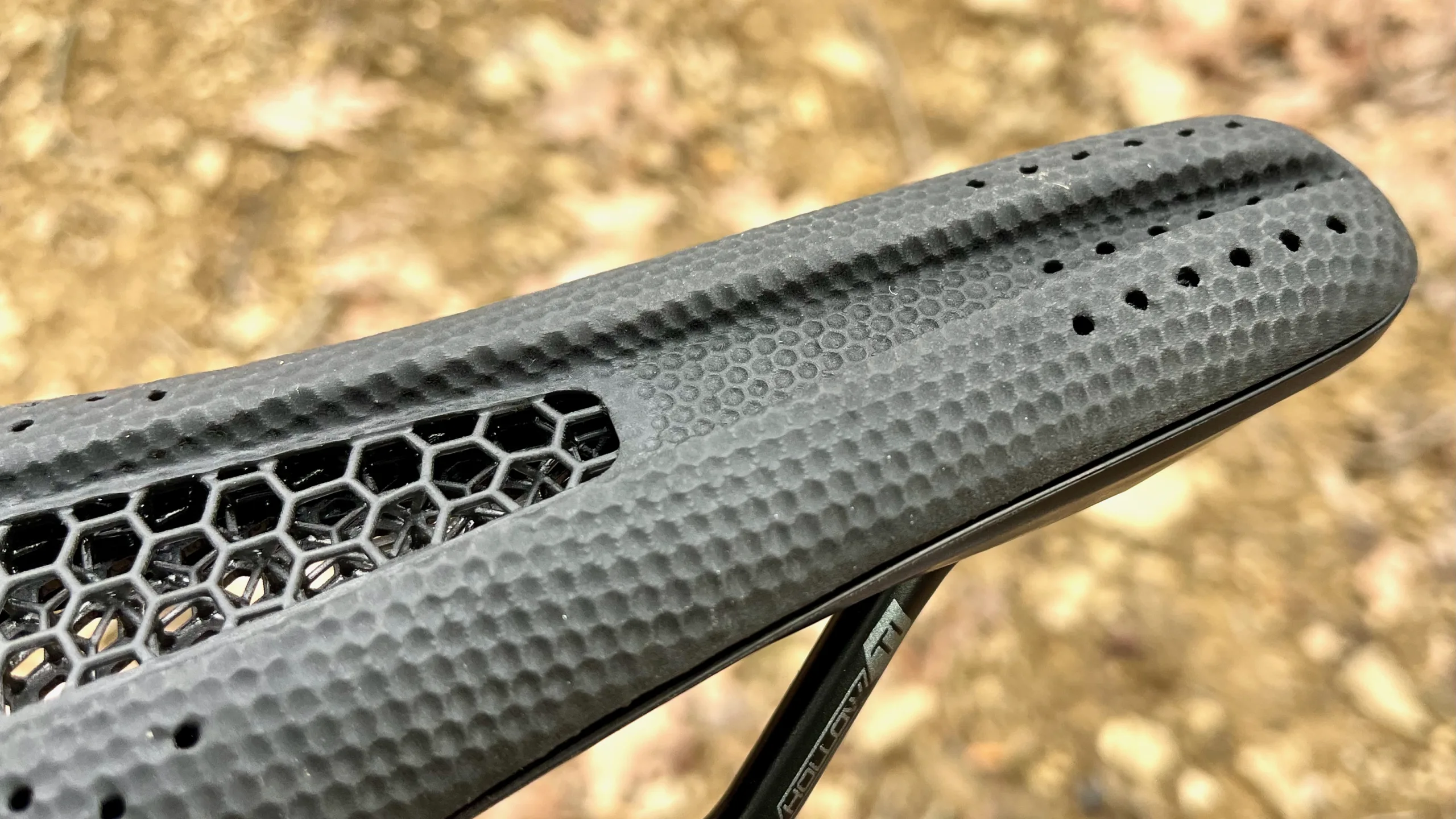 Specialized Phenom Pro Mirror Saddle nose close upper