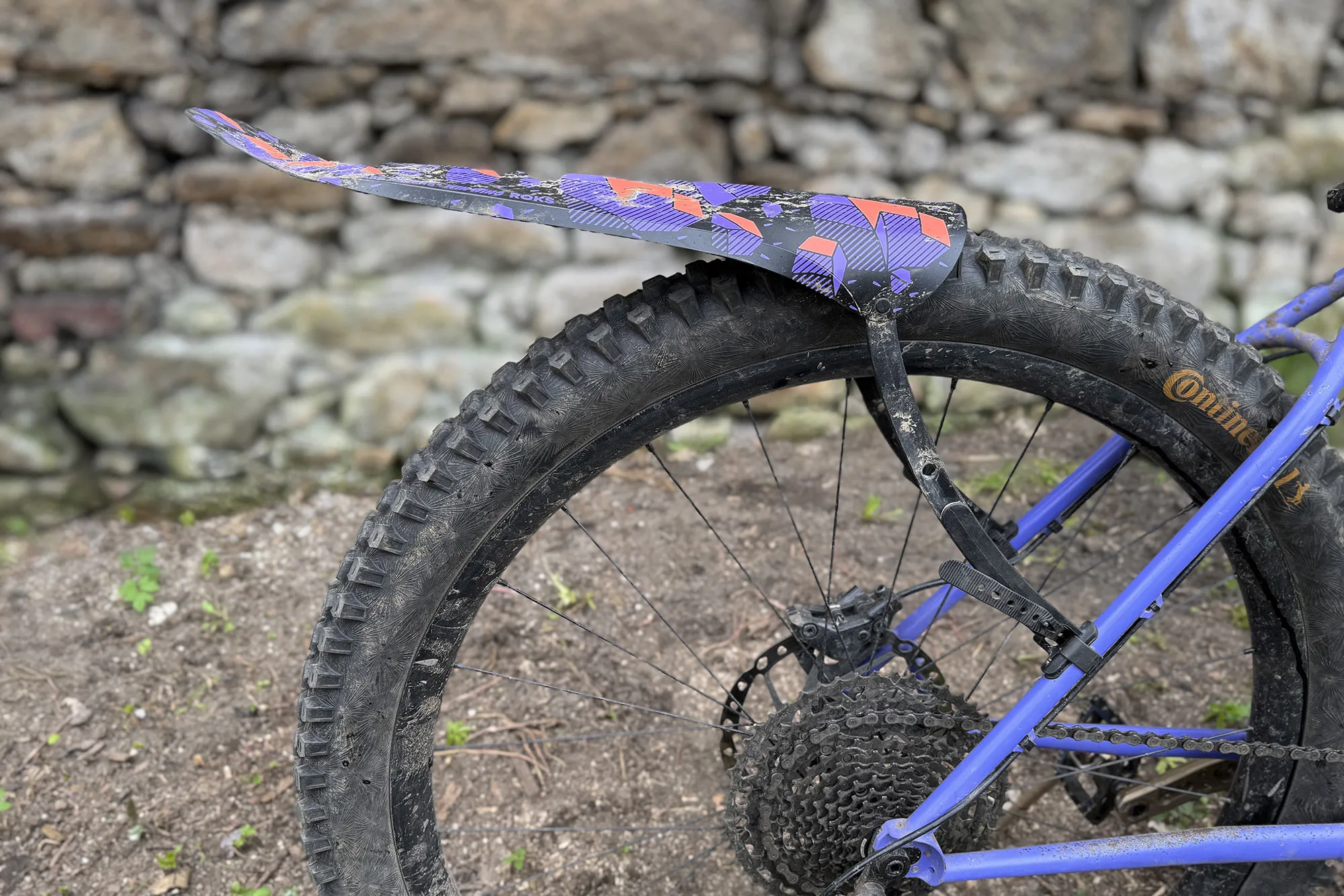 Ass Savers Win Wing MTB fender Review: lightweight, affordable strap-on rear mountain bike tire mud guard protection, side view