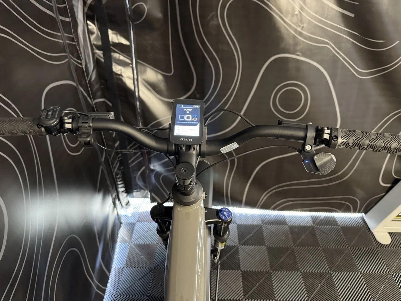Aventon Aventure 3 and Full Suspension aventure m cockpit