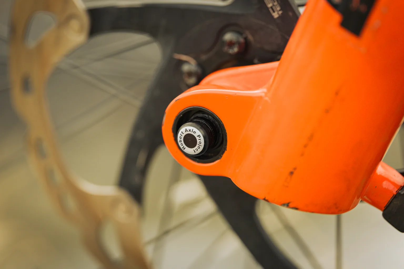 Robert Axle plug inserted