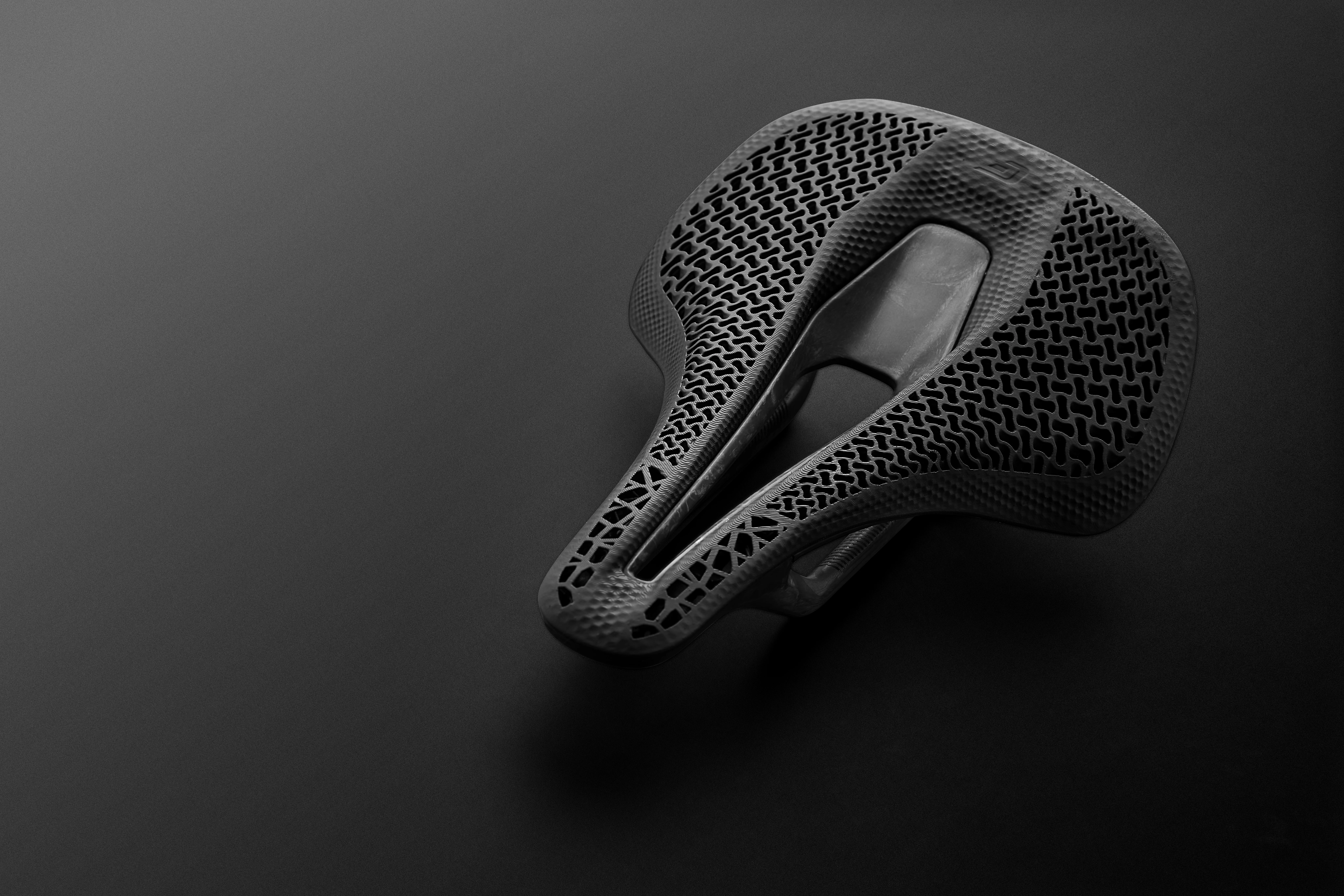Cadex unveils 147g Amp 3D saddle with Gyroid padding