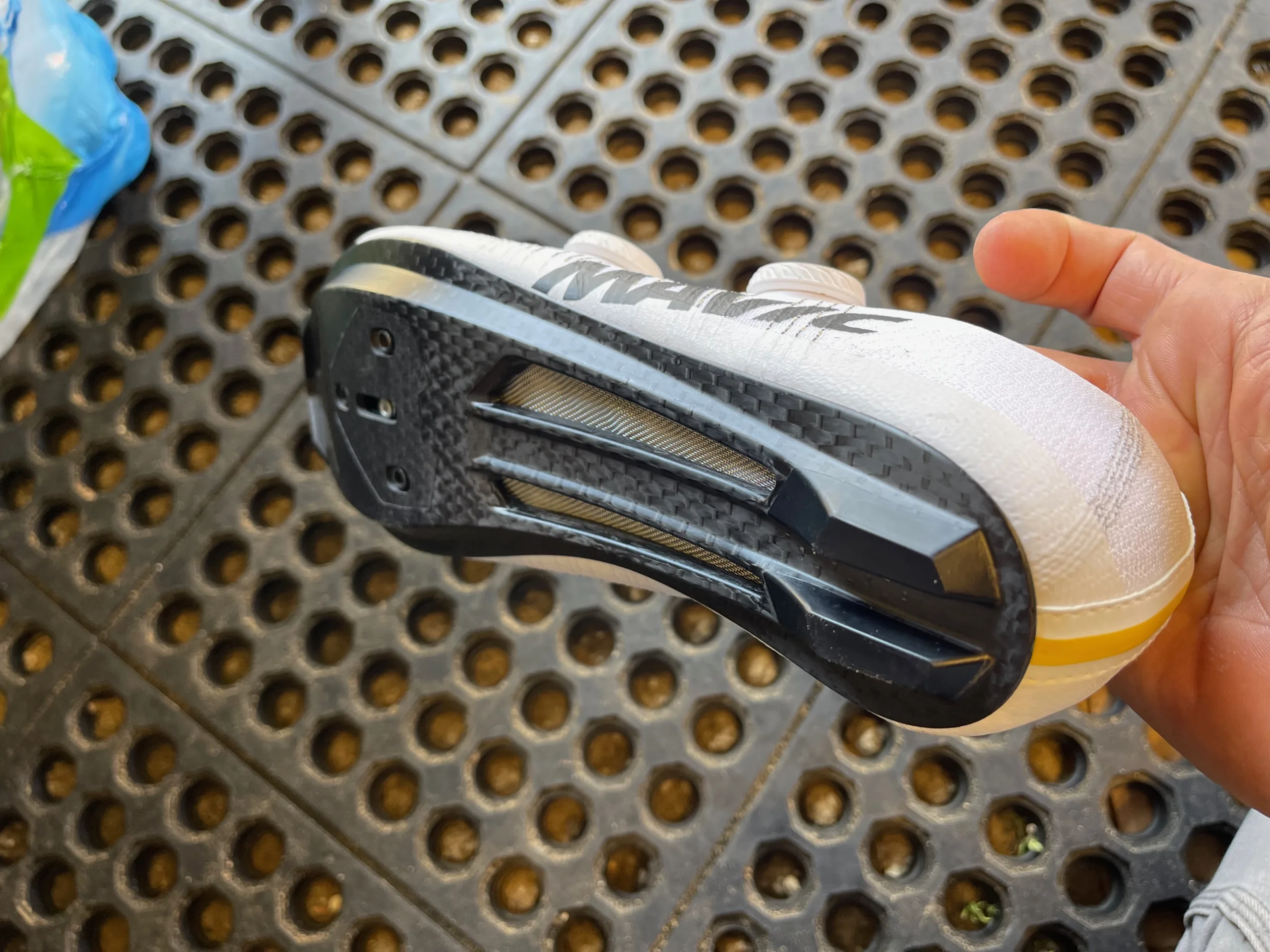 Mavic Cosmic Ultimate IV Road Shoes venting
