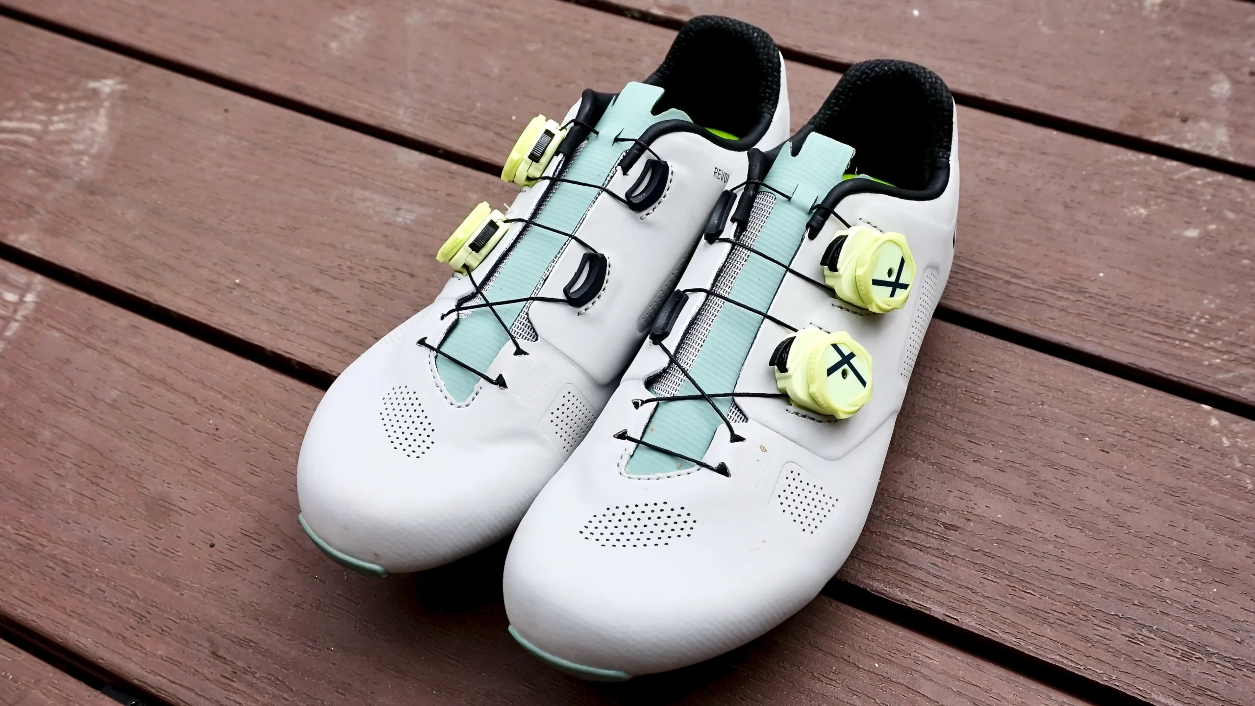 Northwave Revolution look ing at