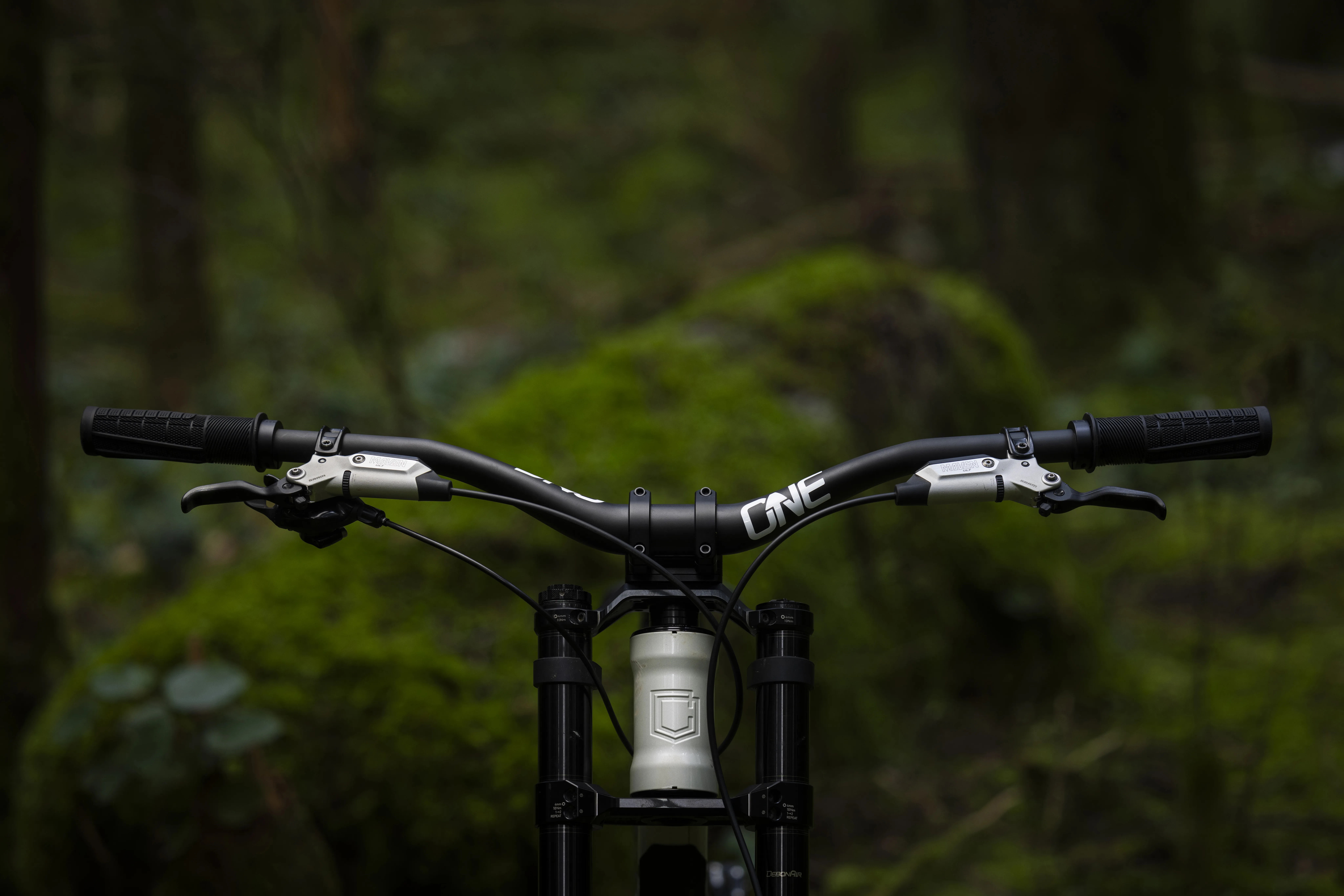 OneUp V2 Handlebar Gets More Compliant, Adds Dedicated 760mm Size