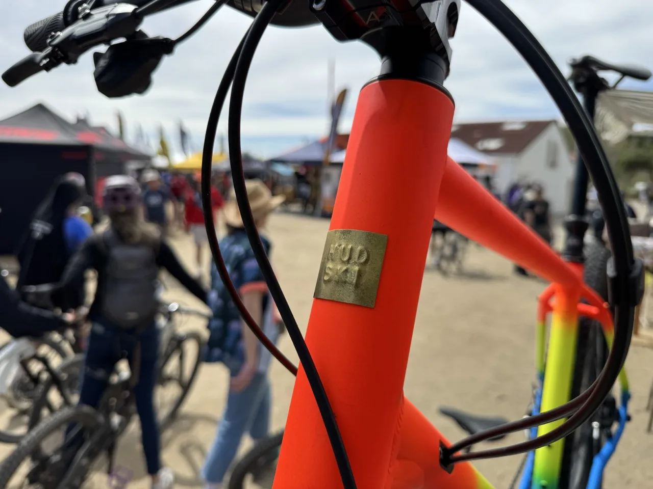 Sea Otter Hudski Dualist cool head badge