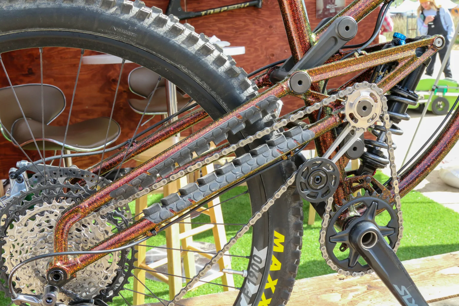 Telepathy ultra high pivot point mountain bike