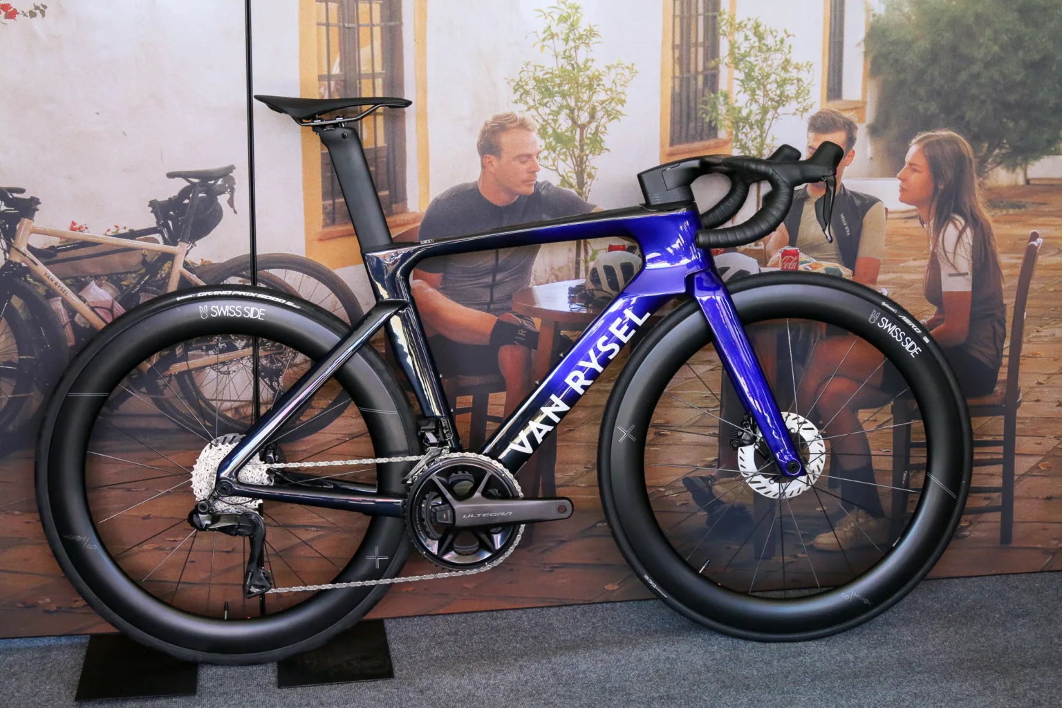 Van Rysel RCR-F aero road bike