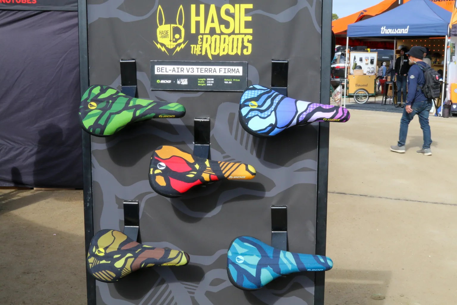 SDG Hasie & the Robots saddles