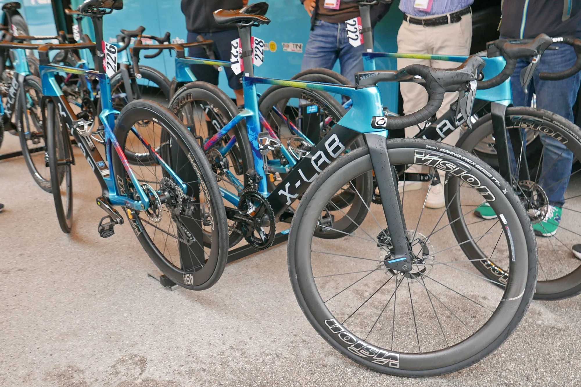 2025 Giro XDS Astana Team: X-Lab AD9 bike up close