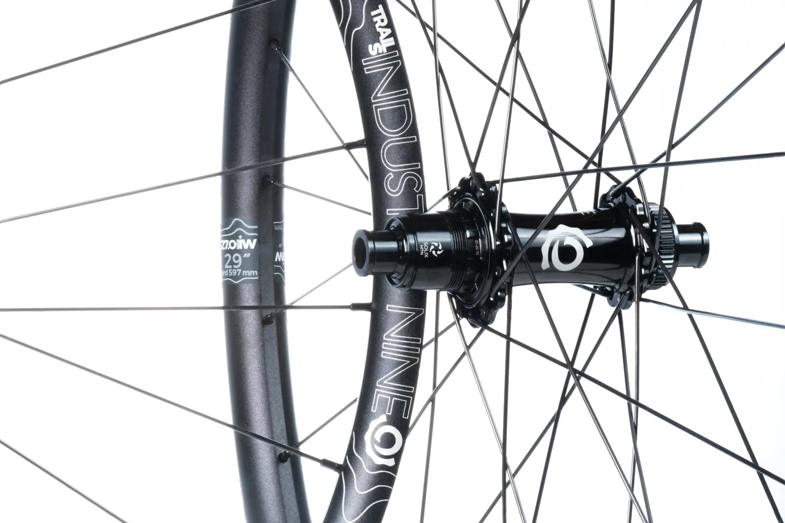 Industry Nine SOLiX Trail S wheelset, title