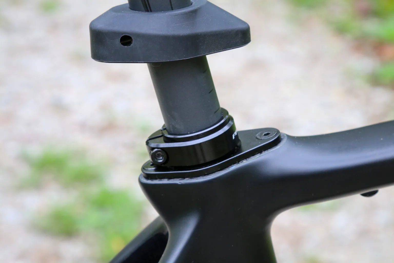 Pivot Vault gravel bike iso-flex