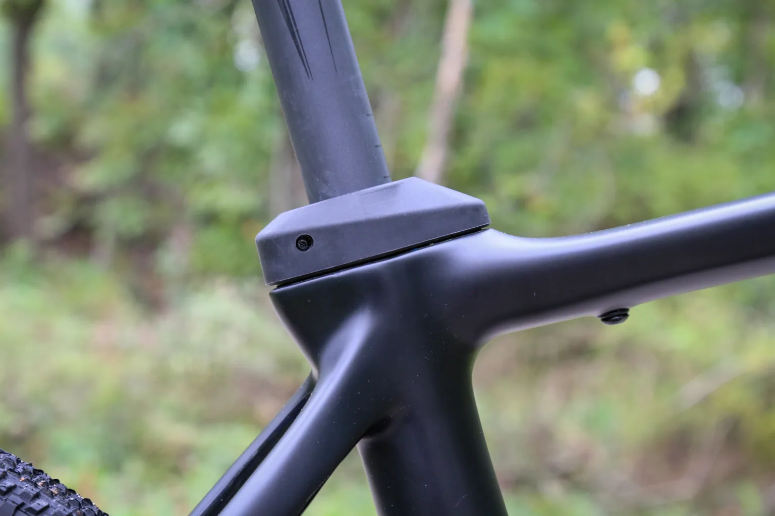 Pivot Vault gravel bike iso-flex