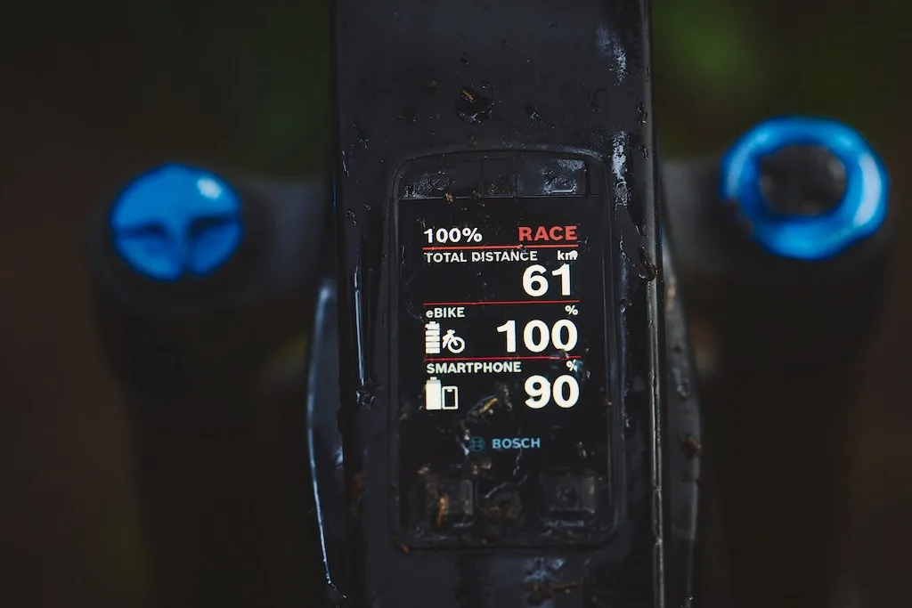 The Kiox 400C display on A bike equipped with the CX-R motor