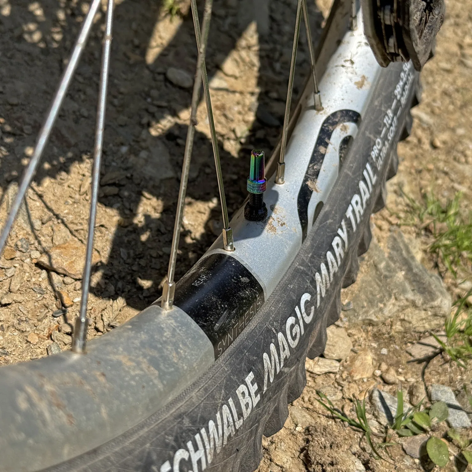 Review: Crankbrothers Synthesis Enduro 2.0 Alloy aluminum MTB wheelset, rear detail